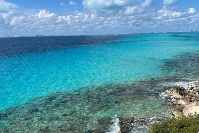 Private Airport Transportation in Mexico - Reliability on Cancun routes: safe driving and professional drivers