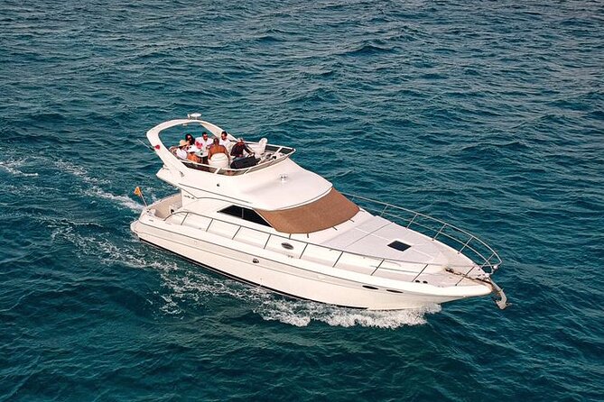 Rent a Private 46ft Yacht in Cancun - Crew matters more than the brochure