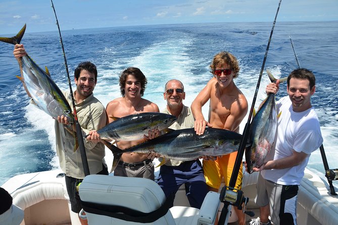 Sport Fishing at the Caribbean Sea. Enjoy an amazing time with friends & family - Crew matters: why the small group changes the experience
