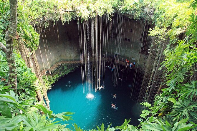 Tour de Dia a Chichén Cenote Ik Kil Cenote Suytun y Valladolid - Getting there and back: pickup, group size, and bus comfort reality