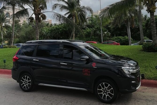 Transportation in Cancun: From/to Cancun Airport - The ride: private vehicle, air-conditioned comfort, and safe vibes